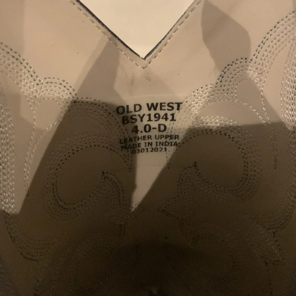Old West boys Boots size 4, worn once for a wedding. Excellent condition - Picture 4 of 7